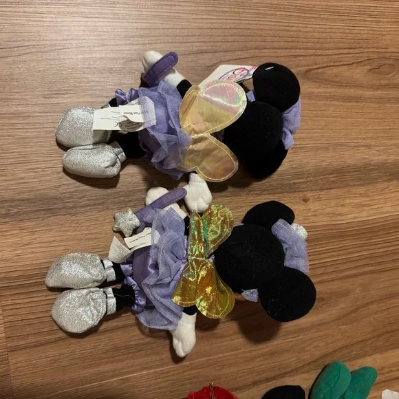 NWT 7 Disney 8” Christmas Mickey, Minnie, Pooh, Eeyore Plush Vintage 1990’s Lot - Picture 3 of 15